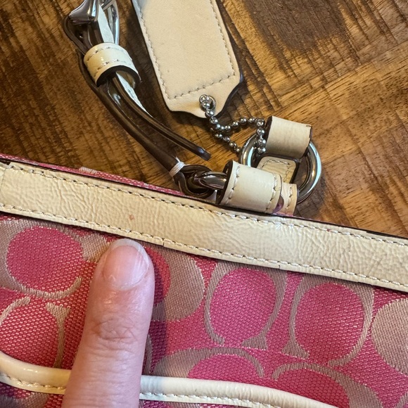 Signature East/West Tote (Coach Style F17726) - Picture 5 of 9